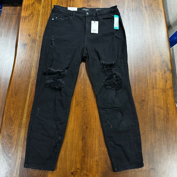 New! Judy Blue Black Distressed Boyfriend Fit Jeans Size 15/32 - Picture 2 of 8